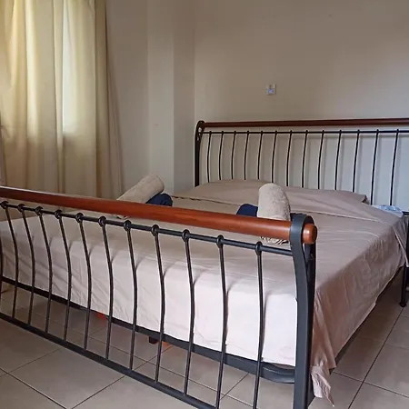 Faros Beach Apt A4 * Paphos
