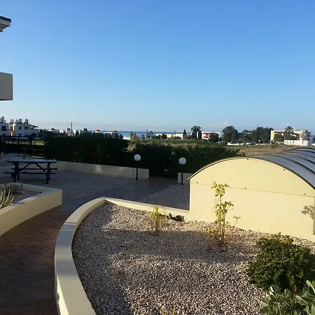 Faros Beach Apt A4