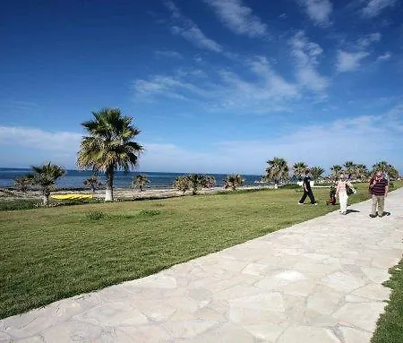 Faros Beach Apt A4 * Paphos
