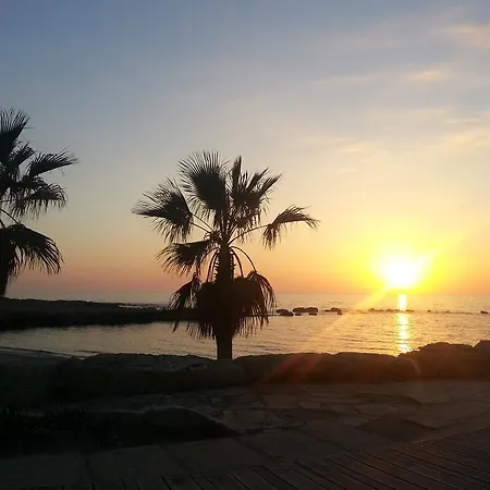 Faros Beach Apt A4 Apartment *